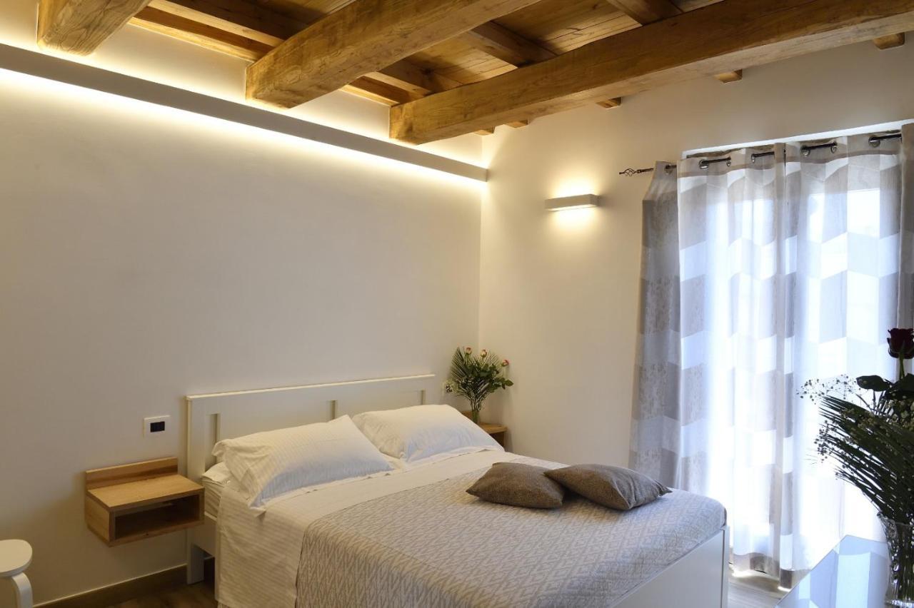 פונדי Le Benedettine Affittacamere Relais מראה חיצוני תמונה